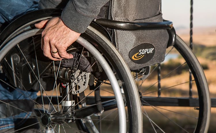 Symbolbild eines Rollstuhlfahrer: Zum Vergrößern auf Bild klicken