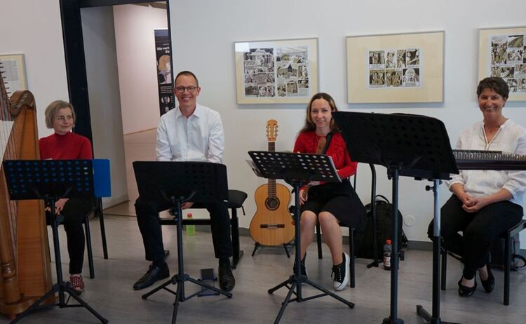 Schönberg Musi der Sing- und Musikschule Waldkraiburg B. Mertin, S. König, M. Wollenstein, S. König v.l.n.r.: Zum Vergrößern auf Bild klicken