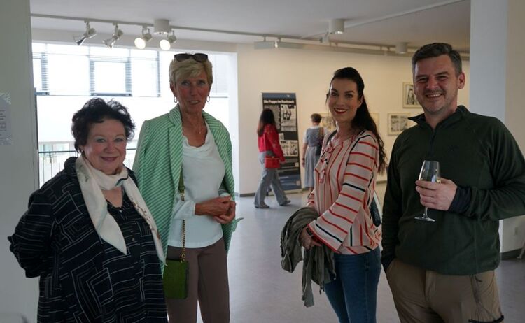 Nadira Hurnaus von der Sudetendeutschen Zeitung, Margit Roller, Kristina Pauli, Michael Roth: Zum Vergrößern auf Bild klicken